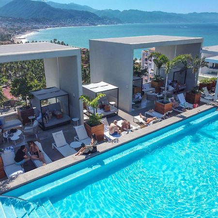 Hotel Mio Vallarta Unique & Different- Adults Only Puerto Vallarta Ngoại thất bức ảnh Rooftop pool at the hotel