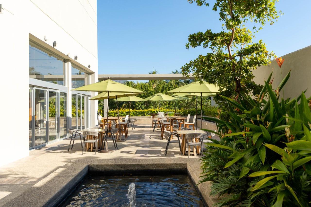 Hotel Mio Vallarta Unique & Different- Adults Only Puerto Vallarta Ngoại thất bức ảnh The outdoor patio at the restaurant