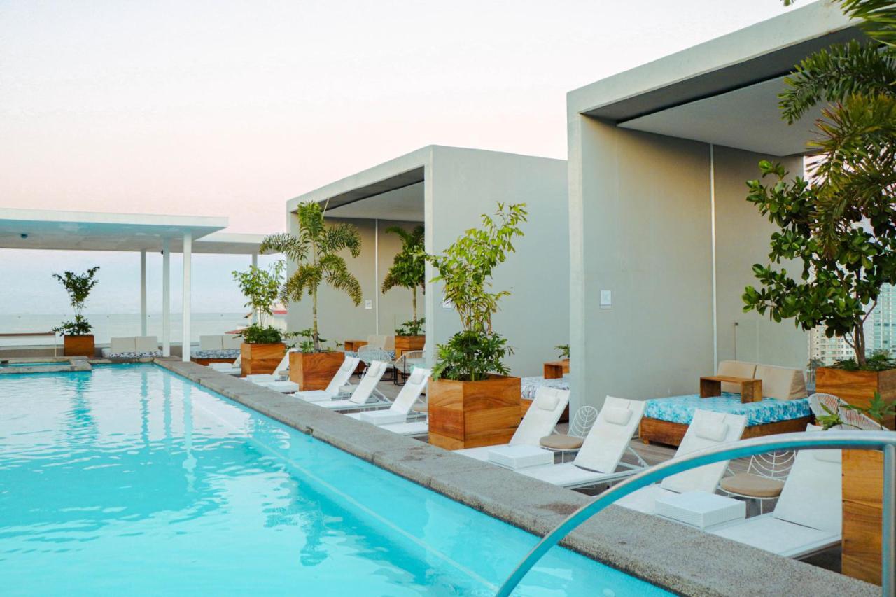 Hotel Mio Vallarta Unique & Different- Adults Only Puerto Vallarta Ngoại thất bức ảnh The rooftop pool at the Standard