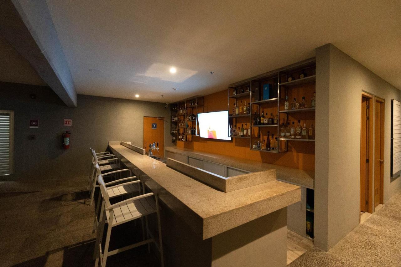 Hotel Mio Vallarta Unique & Different- Adults Only Puerto Vallarta Ngoại thất bức ảnh A bar in a hotel