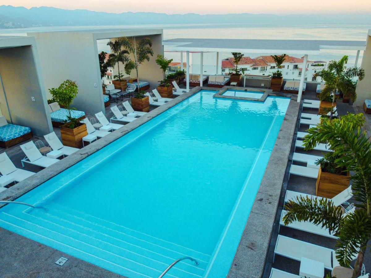 Hotel Mio Vallarta Unique & Different- Adults Only Puerto Vallarta Ngoại thất bức ảnh Rooftop pool at the Hotel